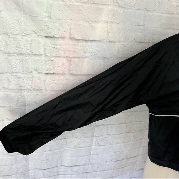 New Balance Windbreaker - Picture 6 of 16